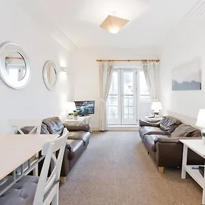 https://immaculate-1-bed-apartment-in-1.dublin-hotelsweb.com