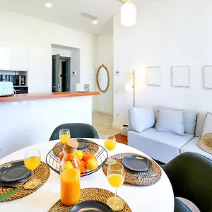 https://offline-mood-apartment.hotelaalgarve.com